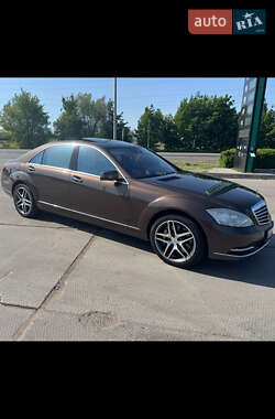 Седан Mercedes-Benz S-Class 2012 в 