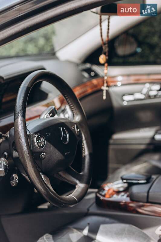 Седан Mercedes-Benz S-Class 2006 в Залещиках