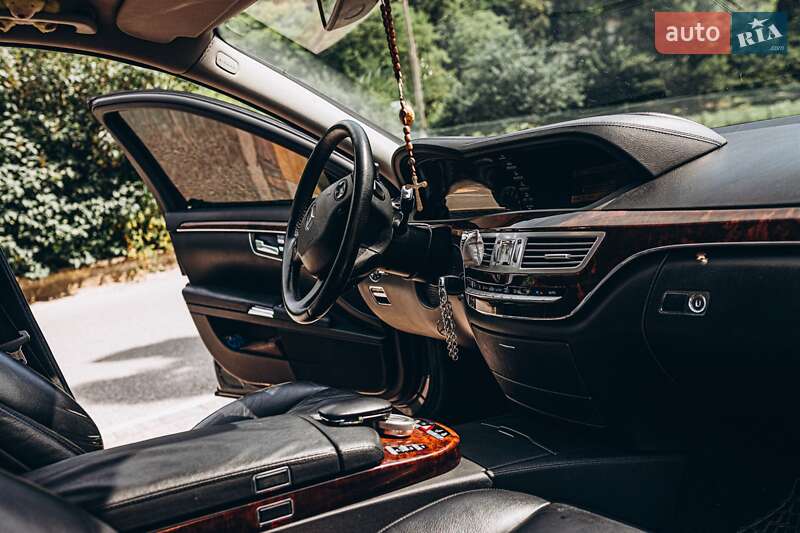 Седан Mercedes-Benz S-Class 2006 в Залещиках