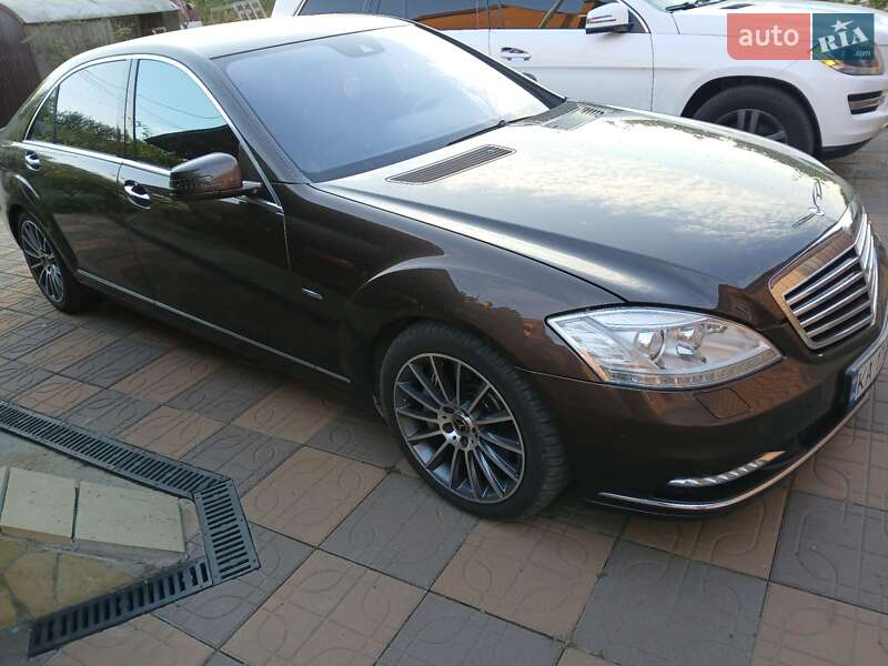 Седан Mercedes-Benz S-Class 2012 в Яготині