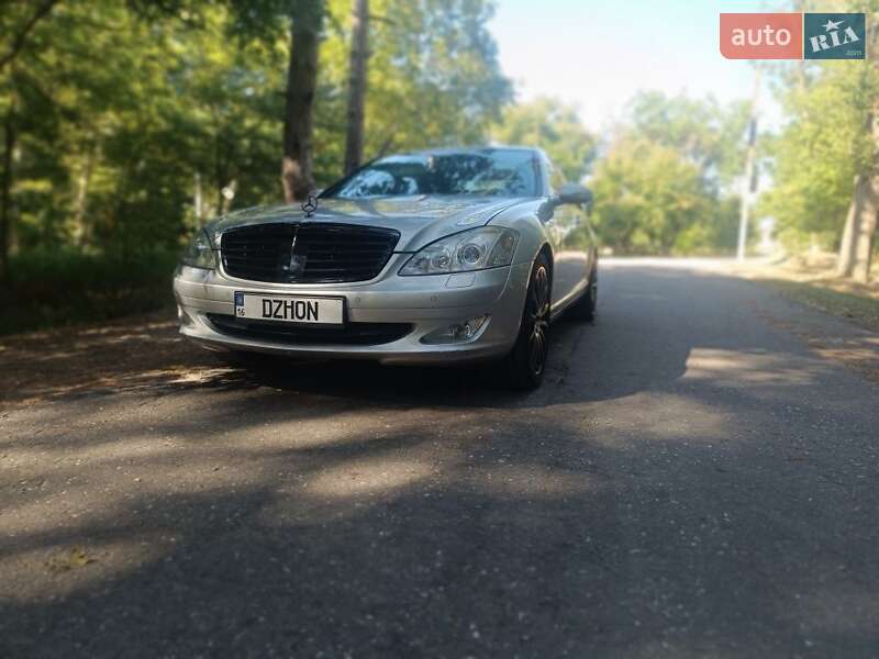 Mercedes-Benz S-Class 2007