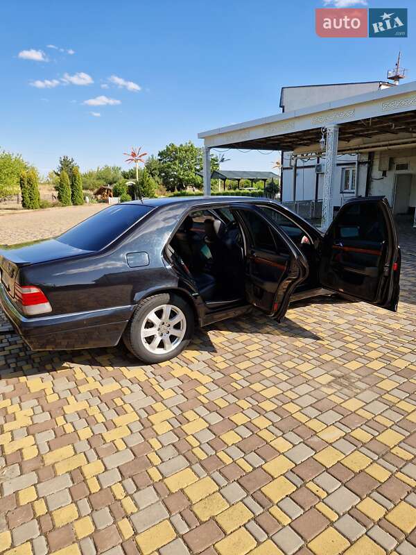 Седан Mercedes-Benz S-Class 1997 в Южноукраїнську