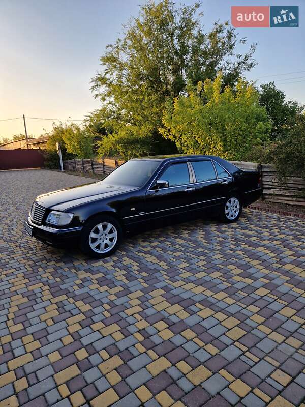 Седан Mercedes-Benz S-Class 1997 в Южноукраїнську
