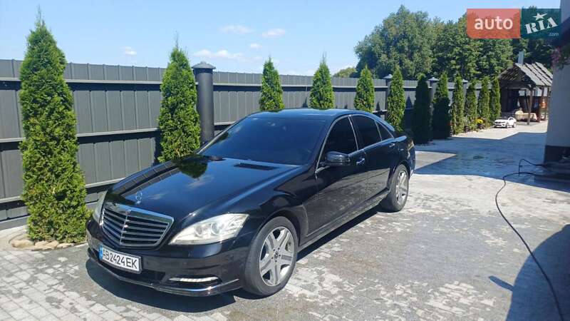 Mercedes-Benz S-Class 2012
