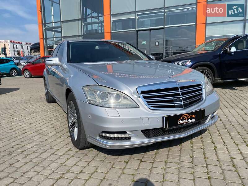 Mercedes-Benz S-Class 2010