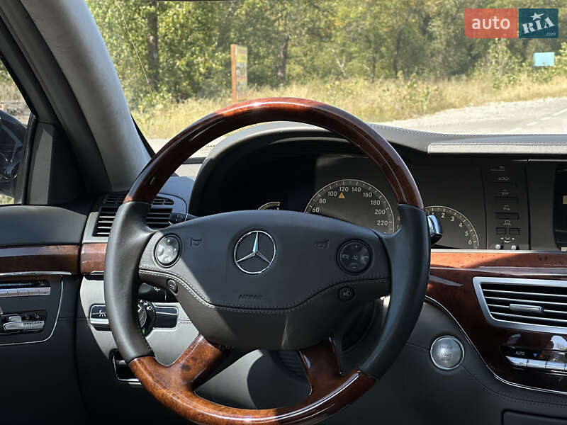 Седан Mercedes-Benz S-Class 2008 в Днепре