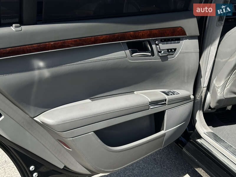 Седан Mercedes-Benz S-Class 2008 в Днепре