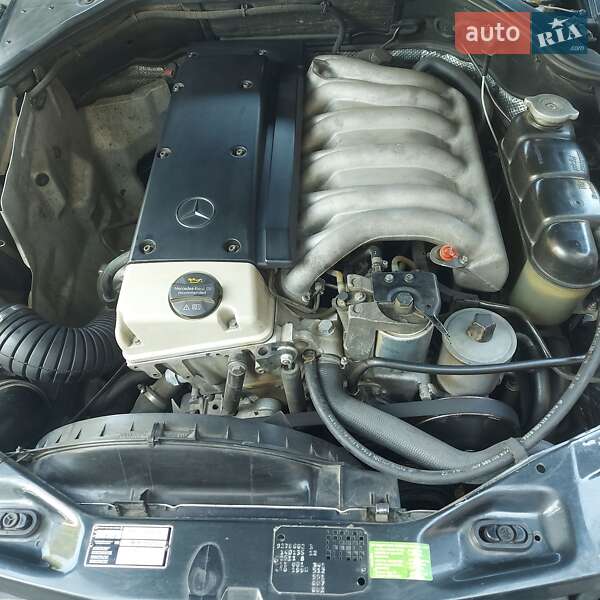 Седан Mercedes-Benz S-Class 1996 в Чернівцях