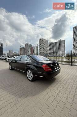 Седан Mercedes-Benz S-Class 2012 в 