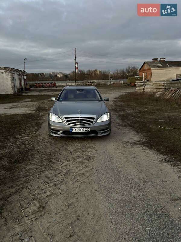 Седан Mercedes-Benz S-Class 2012 в Славуте