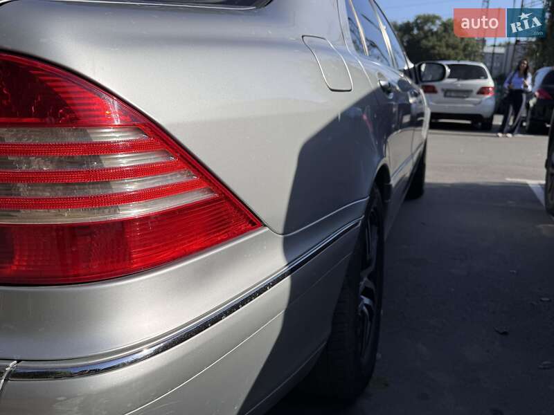 Седан Mercedes-Benz S-Class 2004 в Чернівцях