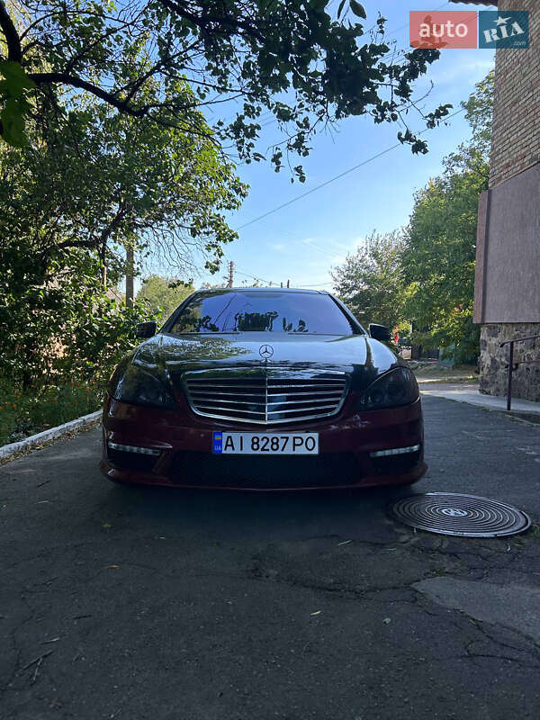 Седан Mercedes-Benz S-Class 2005 в Іванкові