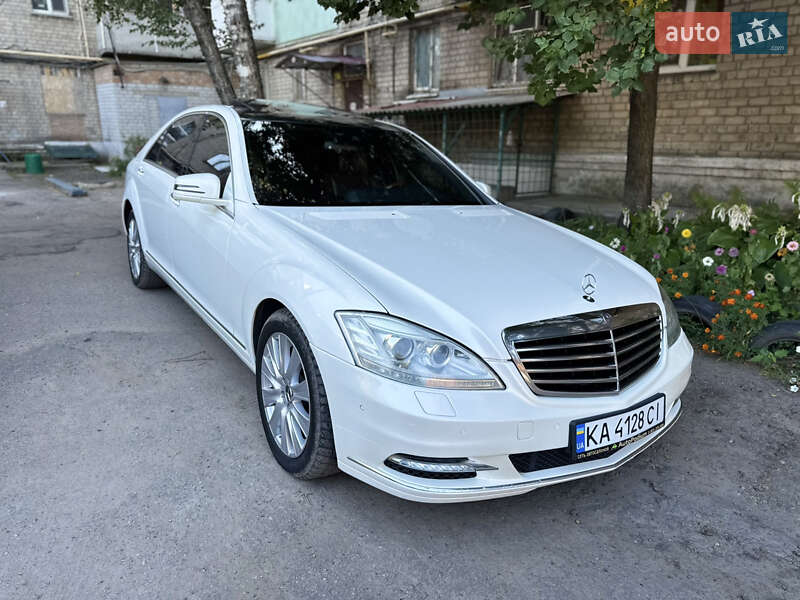 Mercedes-Benz S-Class 2010 Mercedes-Benz S-Class 2010