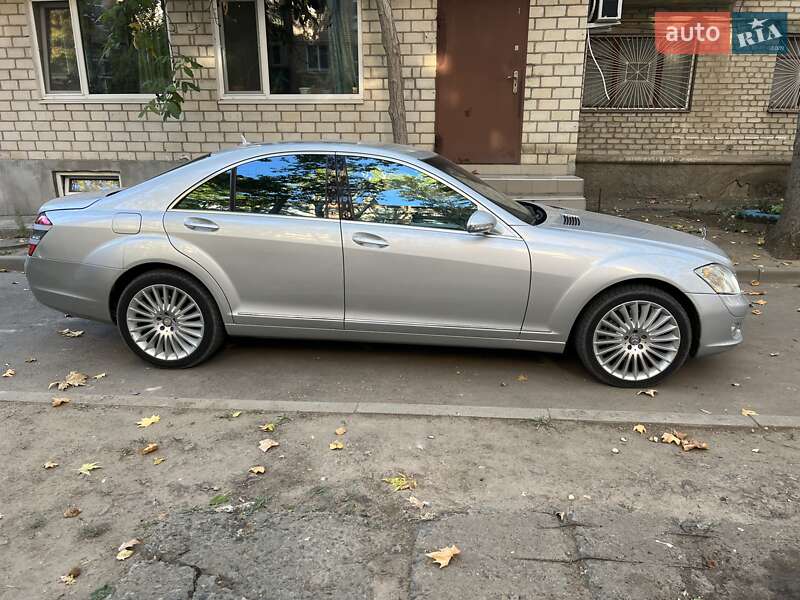 Седан Mercedes-Benz S-Class 2007 в Николаеве