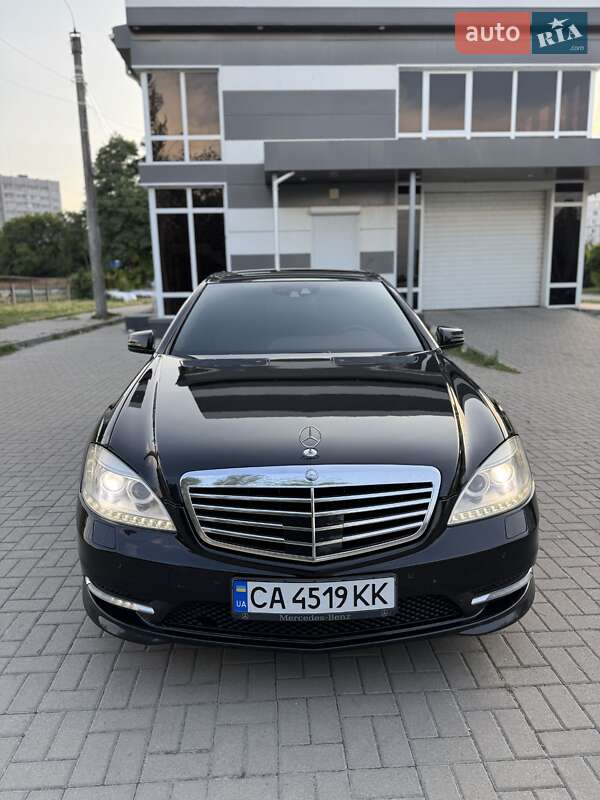 Mercedes-Benz S-Class 2011