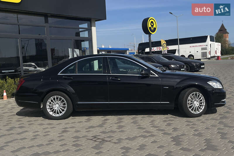 Седан Mercedes-Benz S-Class 2011 в Мукачево