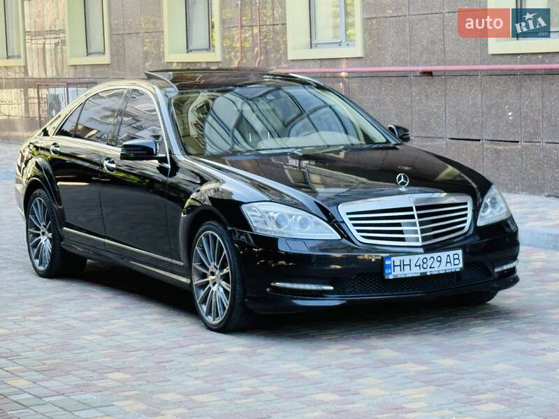 Mercedes-Benz S-Class 2012