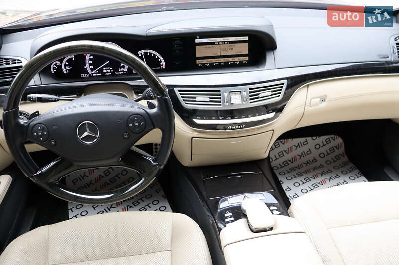 Седан Mercedes-Benz S-Class 2012 в Львові