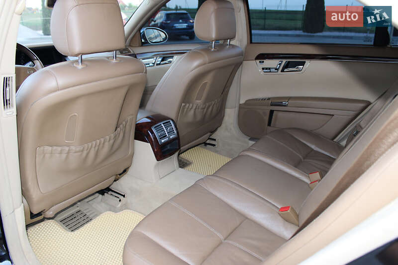 Седан Mercedes-Benz S-Class 2006 в Ровно