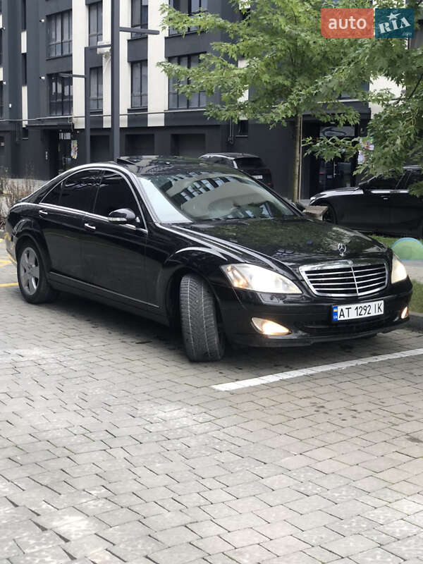 Mercedes-Benz S-Class 2009
