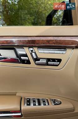 Седан Mercedes-Benz S-Class 2008 в 