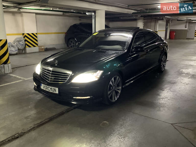 Mercedes-Benz S-Class 2010