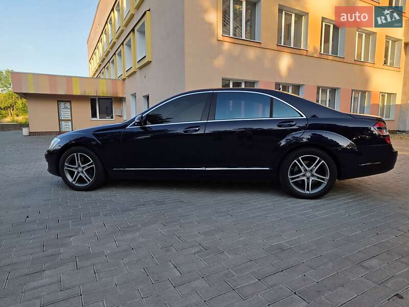 Седан Mercedes-Benz S-Class 2007 в Ровно