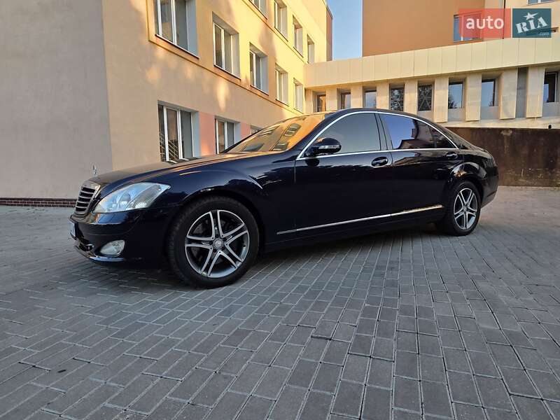 Седан Mercedes-Benz S-Class 2007 в Ровно