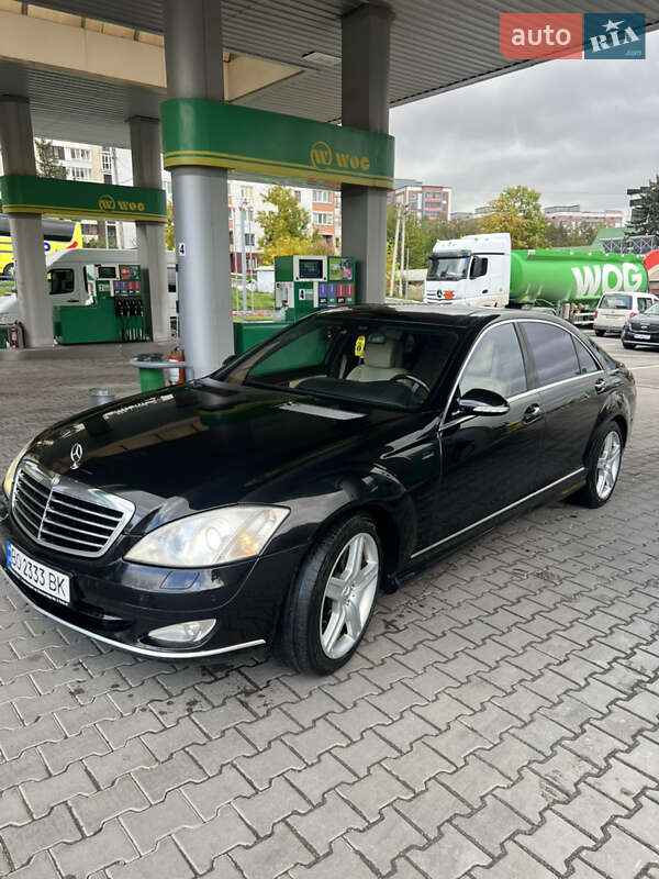 Mercedes-Benz S-Class 2006