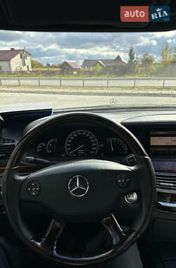 Седан Mercedes-Benz S-Class 2005 в  фото 24 Седан Mercedes-Benz S-Class 2005 в
