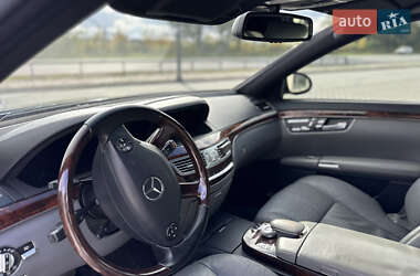 Седан Mercedes-Benz S-Class 2005 в  фото 26 Седан Mercedes-Benz S-Class 2005 в