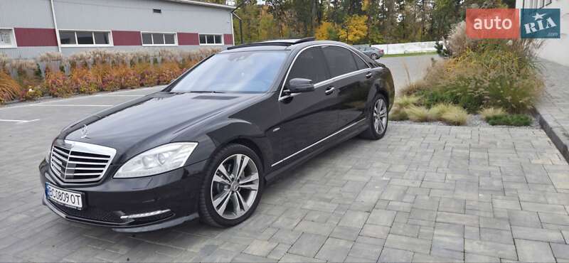 Седан Mercedes-Benz S-Class 2011 в Луцке