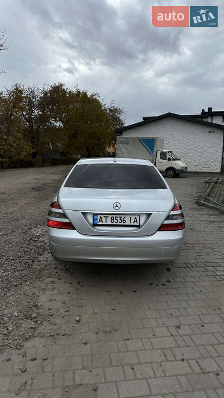 Седан Mercedes-Benz S-Class 2006 в Косове