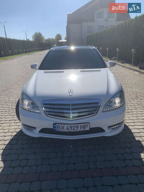 Mercedes-Benz S-Class 2011
