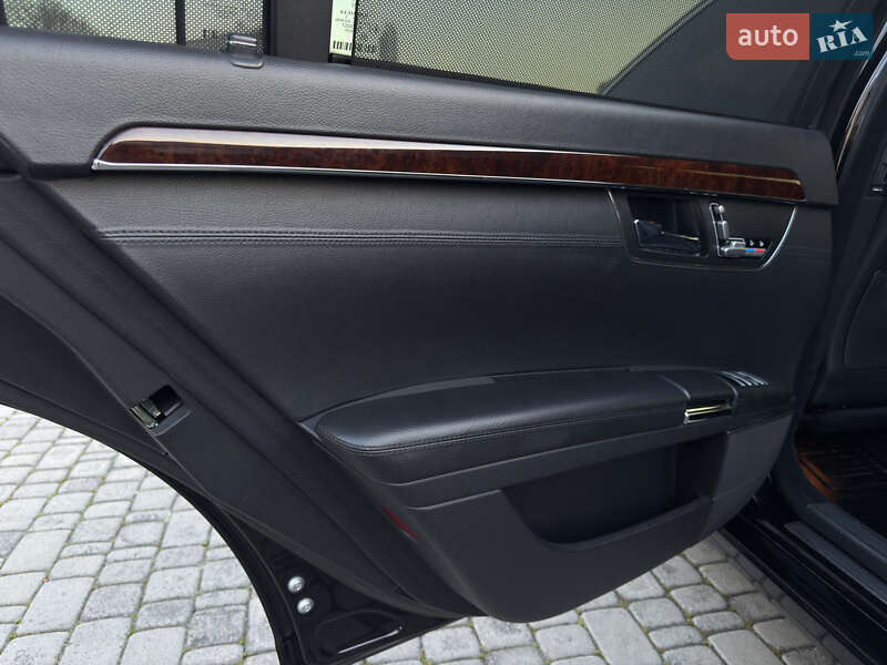 Седан Mercedes-Benz S-Class 2006 в Черновцах