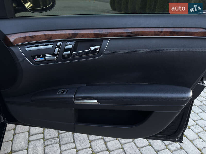 Седан Mercedes-Benz S-Class 2006 в Черновцах