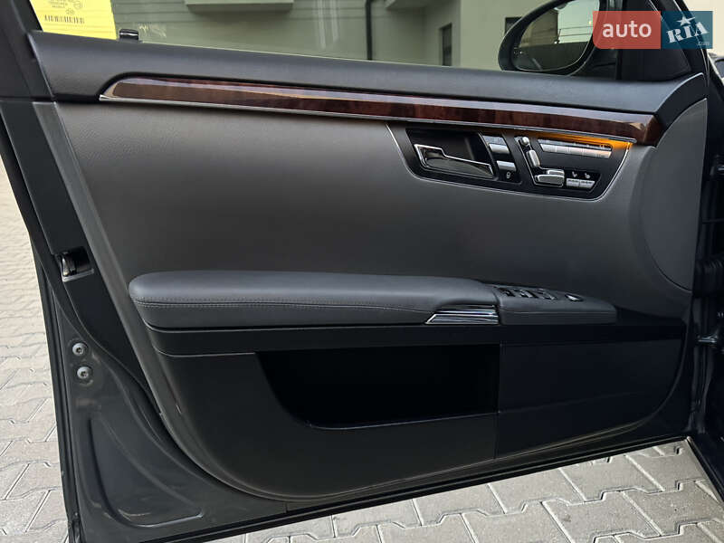 Седан Mercedes-Benz S-Class 2008 в Ужгороді фото 56 Седан Mercedes-Benz S-Class 2008 в Ужгороді