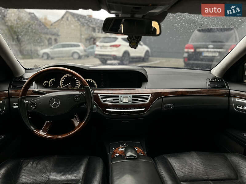 Седан Mercedes-Benz S-Class 2007 в Кременці