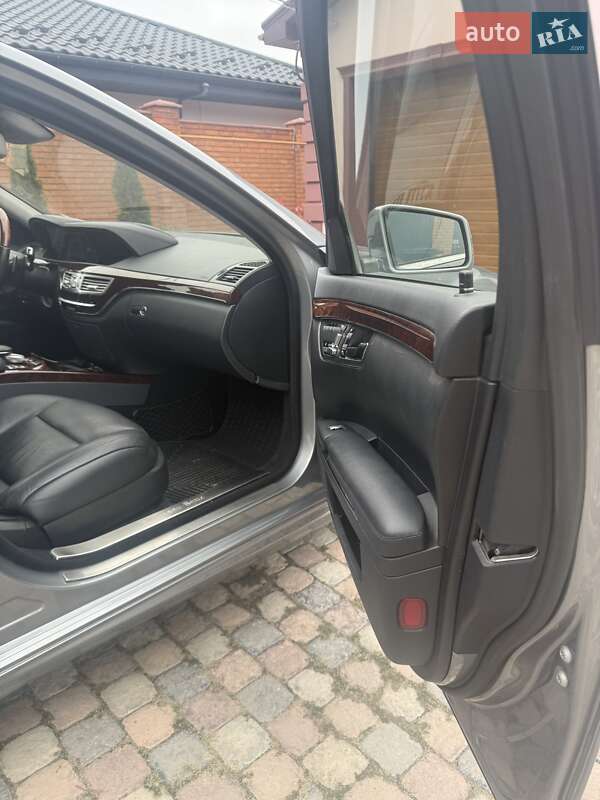 Седан Mercedes-Benz S-Class 2010 в Каменке