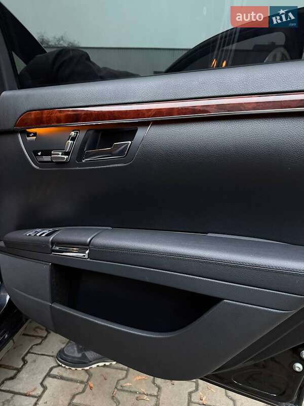 Седан Mercedes-Benz S-Class 2007 в Дніпрі