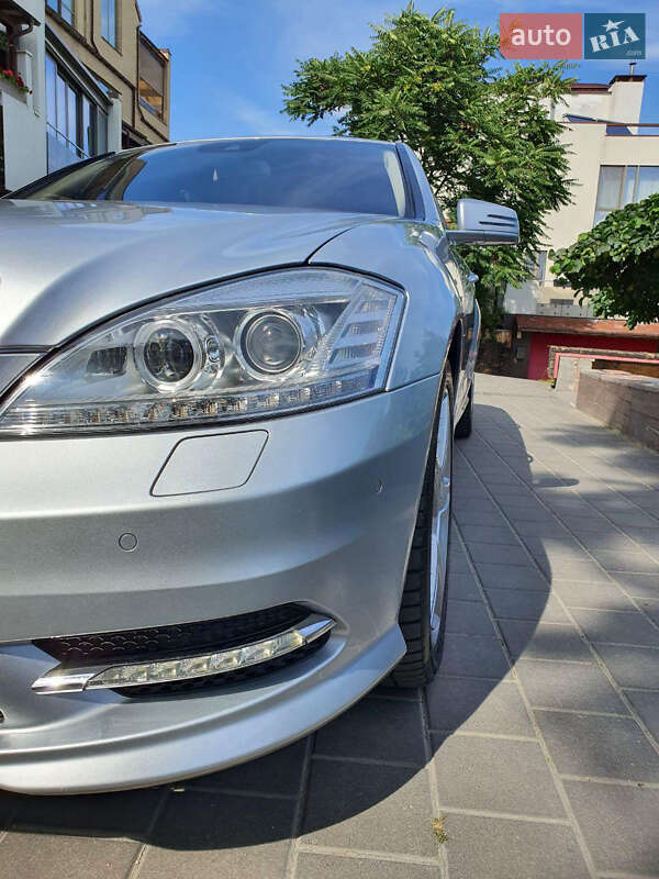 Седан Mercedes-Benz S-Class 2012 в Дніпрі