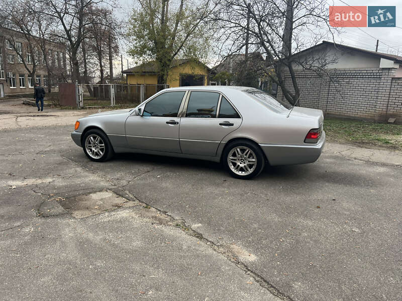 Седан Mercedes-Benz S-Class 1991 в Кривом Роге