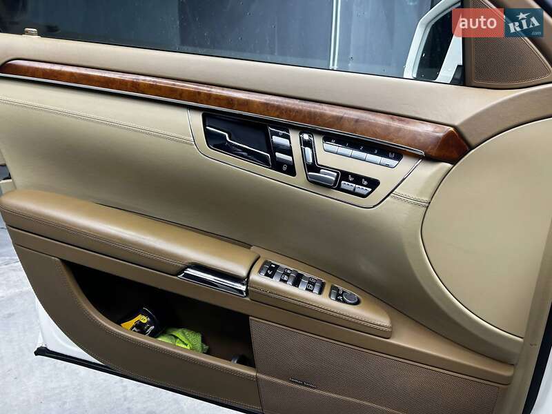 Седан Mercedes-Benz S-Class 2006 в Черновцах