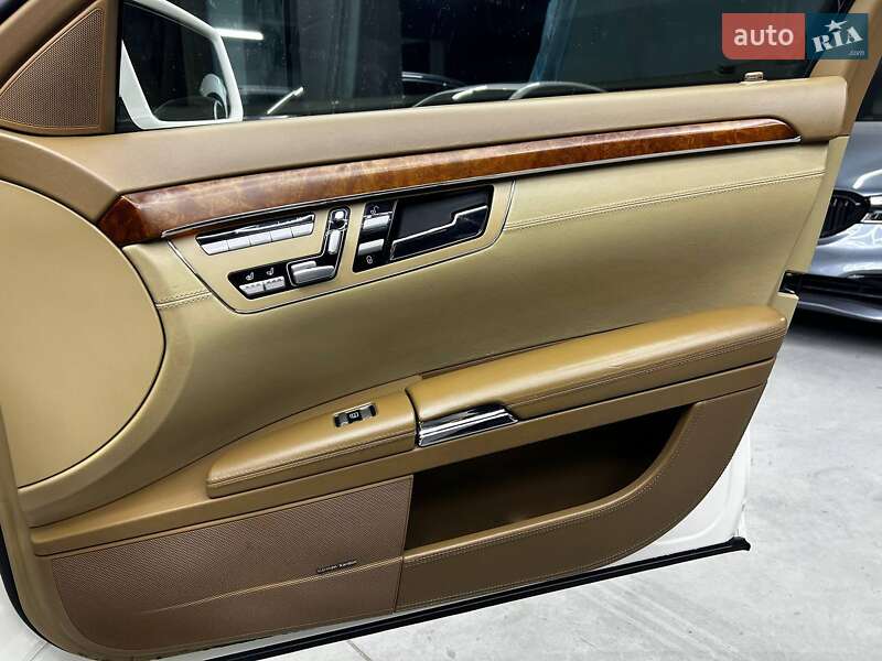 Седан Mercedes-Benz S-Class 2006 в Черновцах