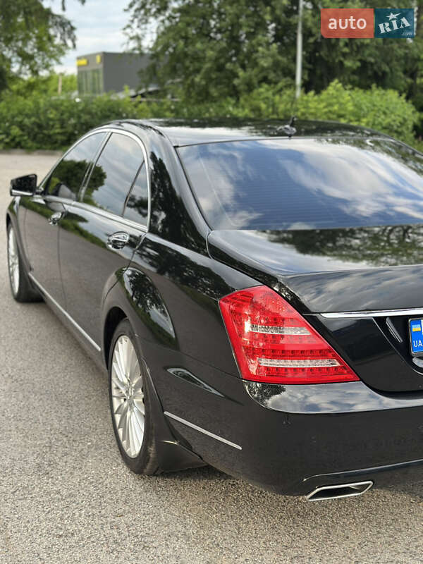 Седан Mercedes-Benz S-Class 2006 в Черновцах