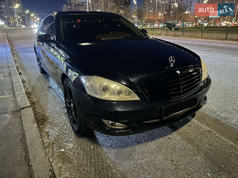 Mercedes-Benz S-Class 2009