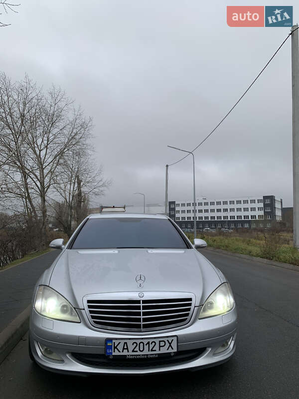 Mercedes-Benz S-Class 2006