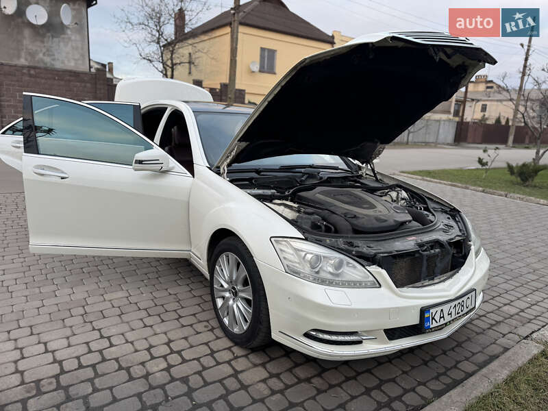 Седан Mercedes-Benz S-Class 2010 в Павлограді