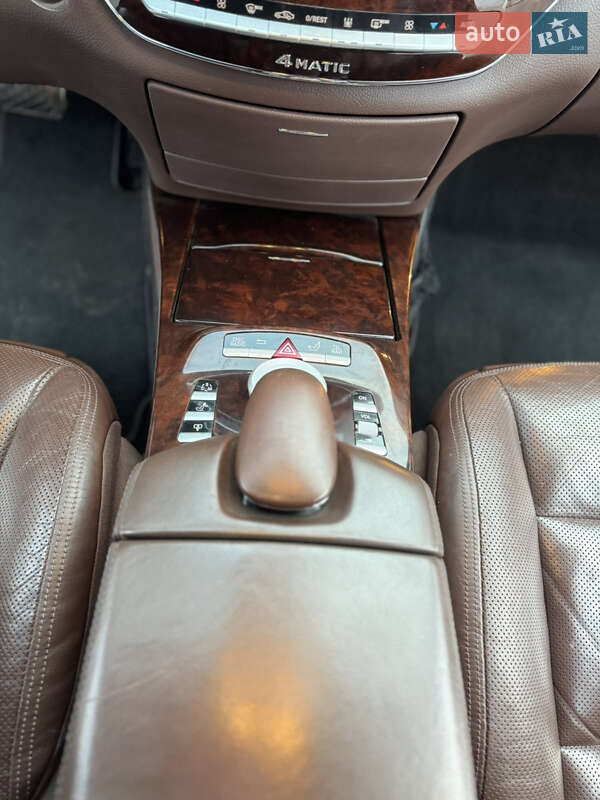 Седан Mercedes-Benz S-Class 2010 в Павлограді