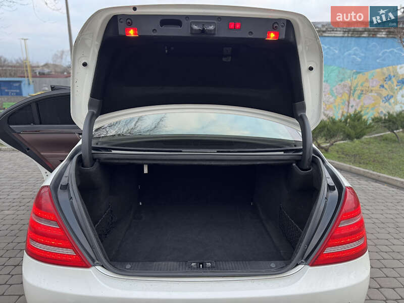 Седан Mercedes-Benz S-Class 2010 в Павлограді